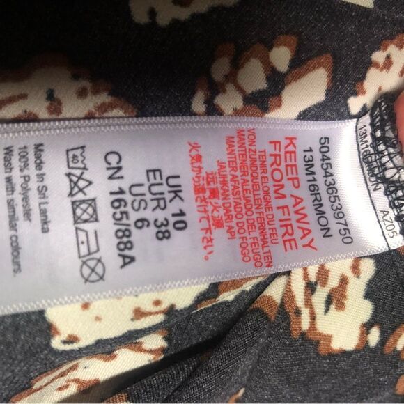 Long Sleeve floral button down - Picture 5 of 5